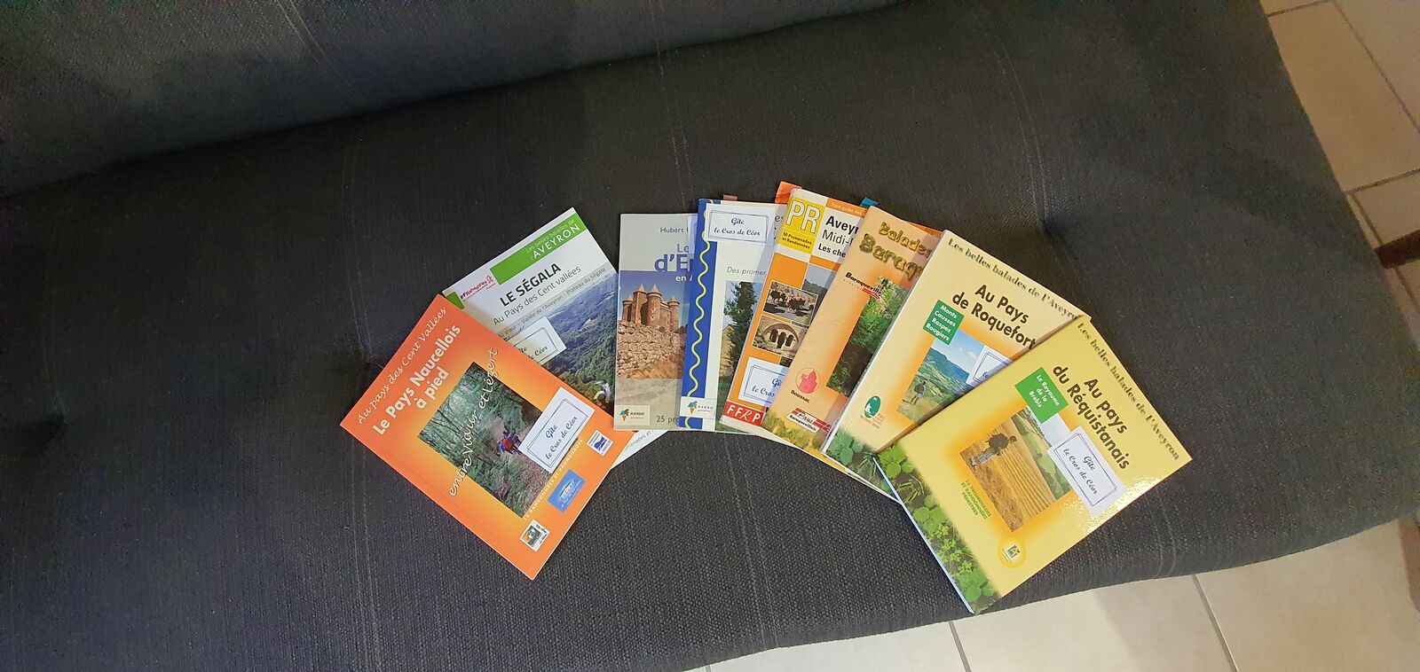 Topo-guides de randonnée mis à disposition dans le gîte