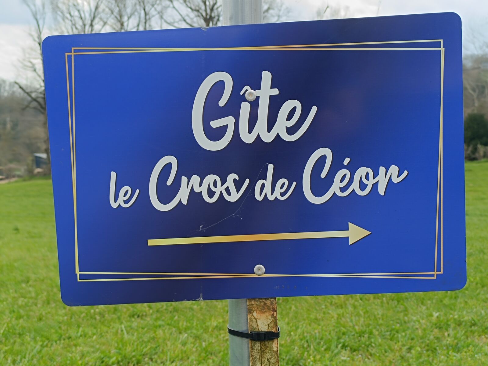Panneau directionnel Gîte le Cros de Céor