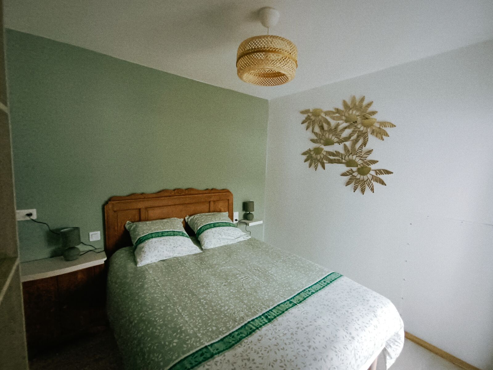 Chambre verte de La Grange du Cros, côté tête de lit