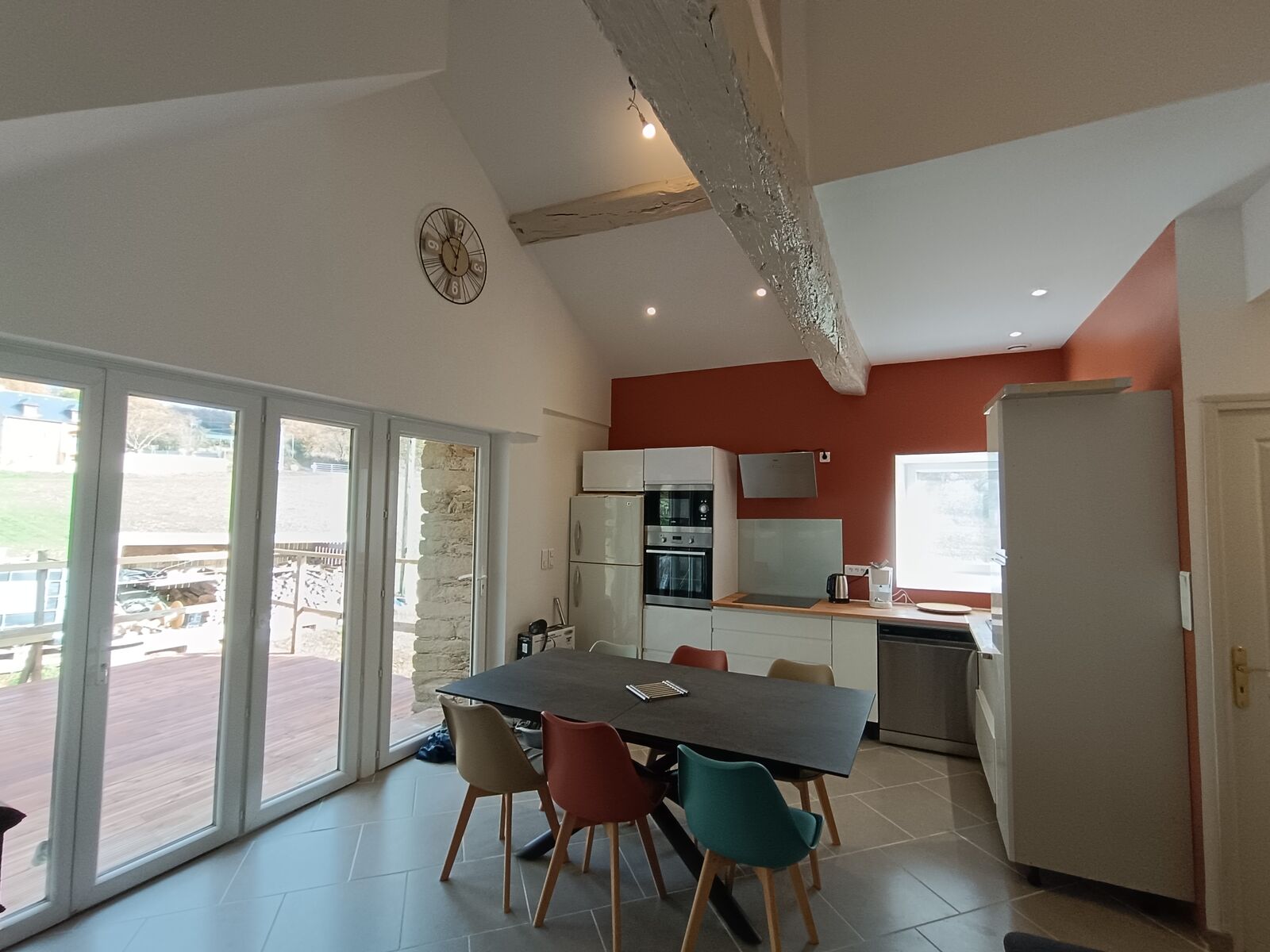 Espace de vie et cuisine de La Grange du Cros