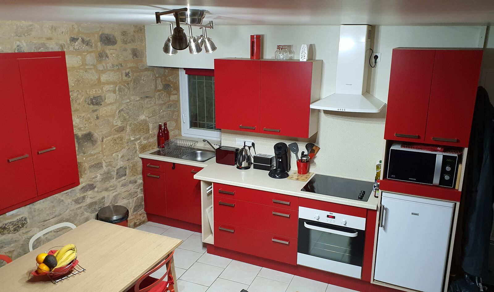 Cuisine de La Maison du Cros, vue sur les rangements