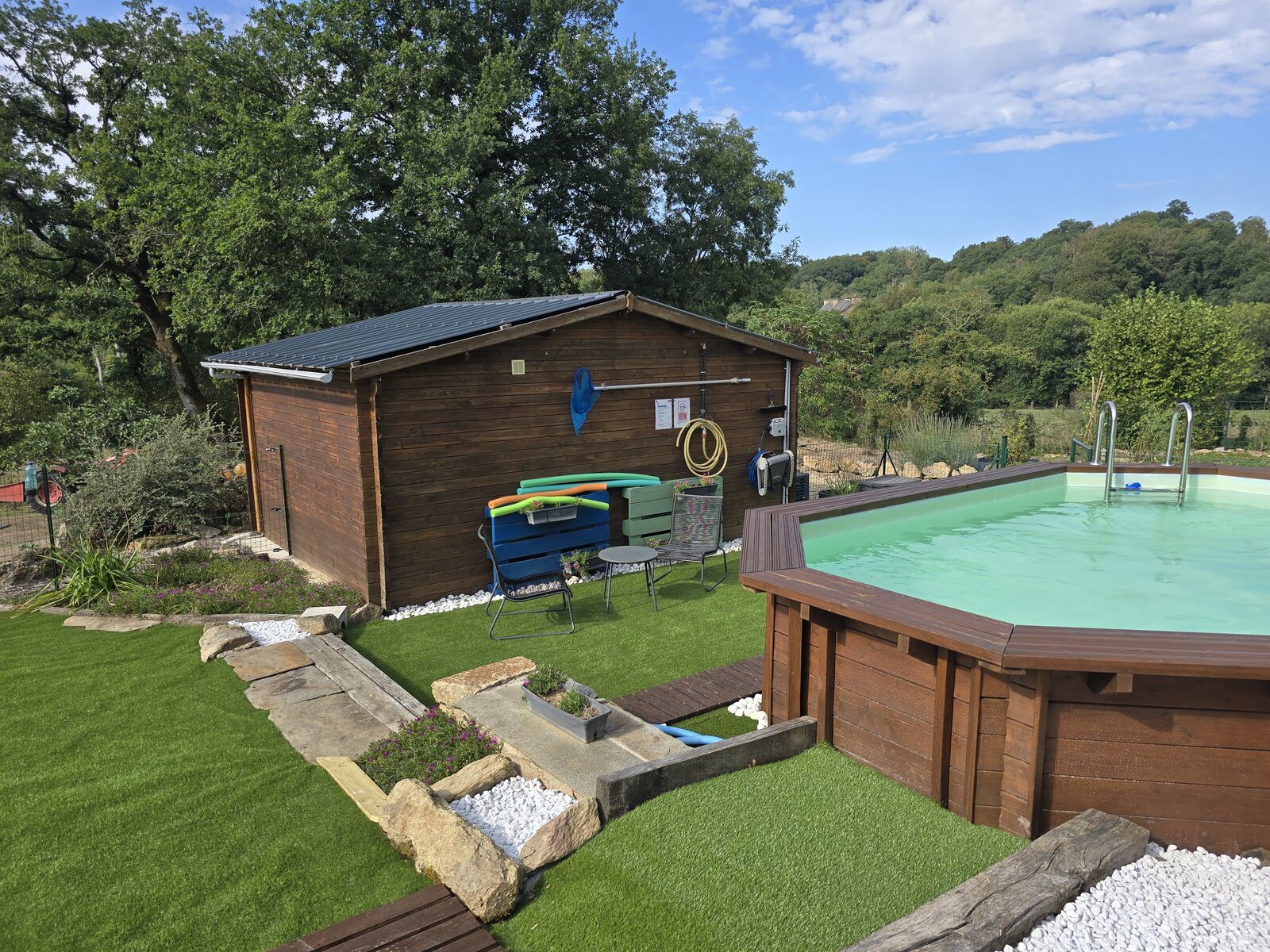 Piscine en bois de La Maison du Cros